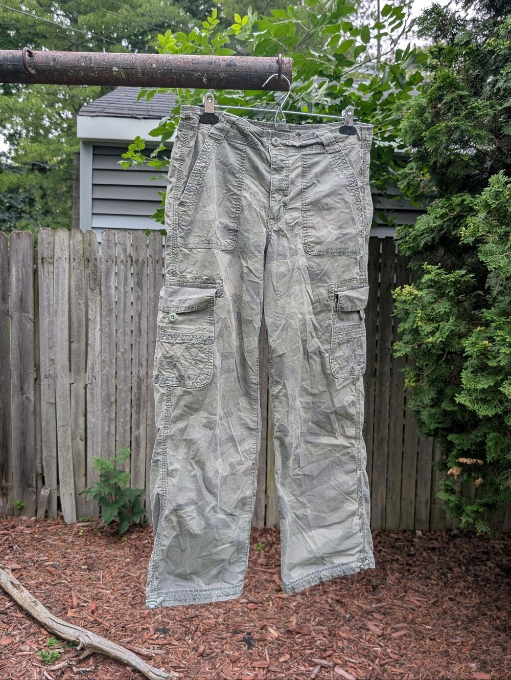 American Eagle Women's Y2K Baggy Camouflage Jogger Cargo Pants Size 8